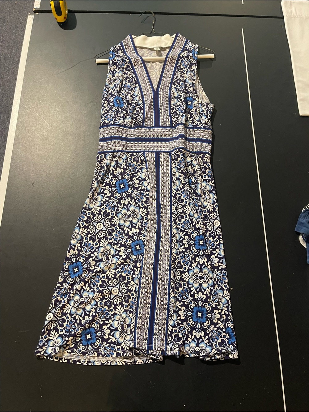 London Style Navy and White Floral-Print Midi Dress with Blue Accents